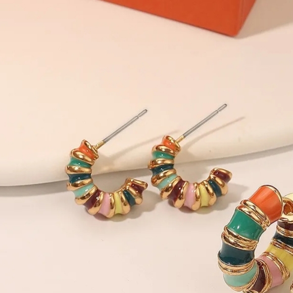 Take me to Thailand Gold toned Hoop Earrings - Picture 2 of 3